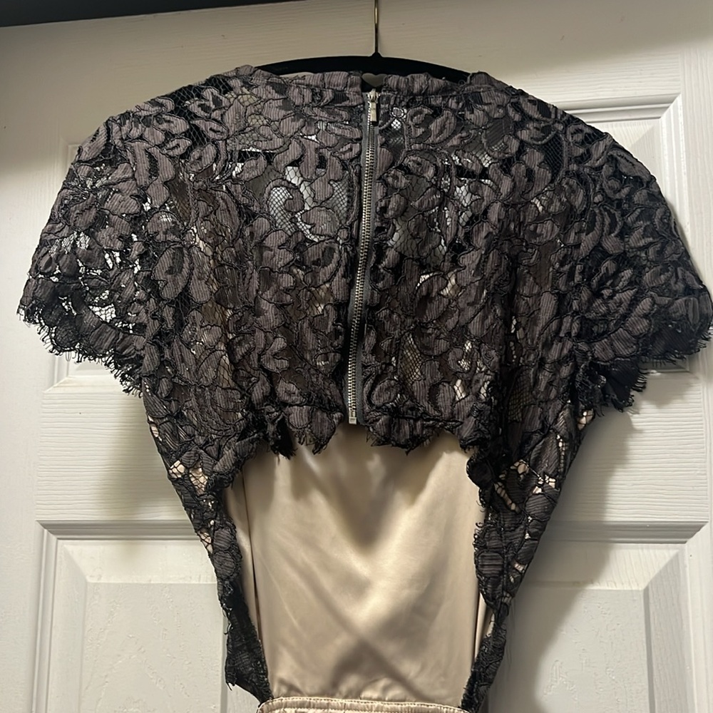 Beautiful backless - Picture 4 of 6